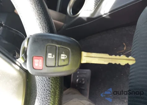 2015 Toyota Rav4 Xle z USA, uszkodzony, nr VIN 2T3RFREV4FW252921